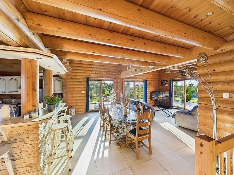 Châlet - 175 m² - 9 pièces