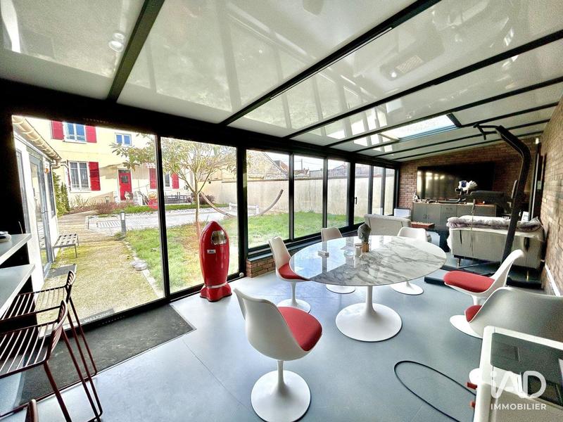 Maison - 203 m² - 11 pièces