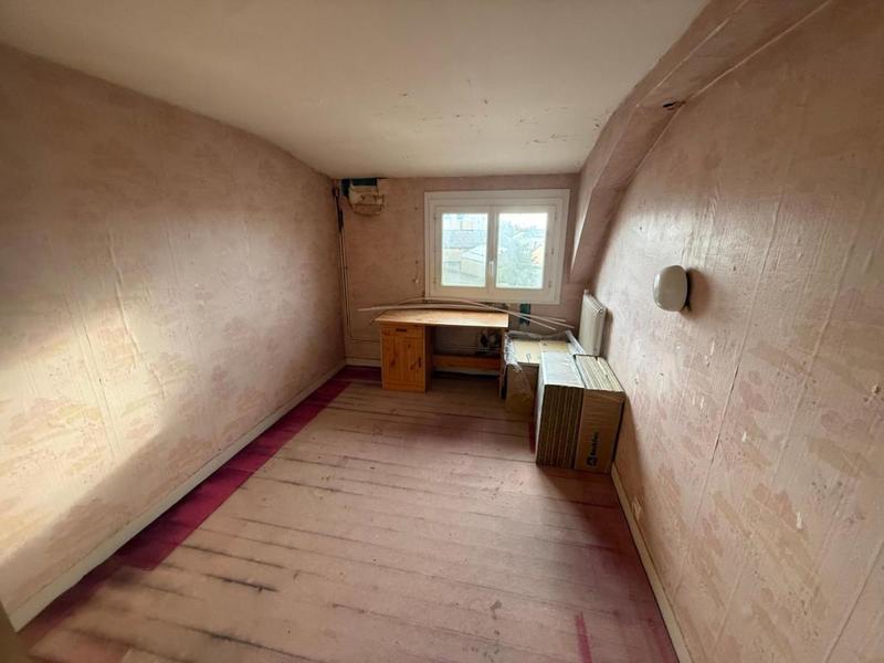 Maison - 300 m² - 12 pièces