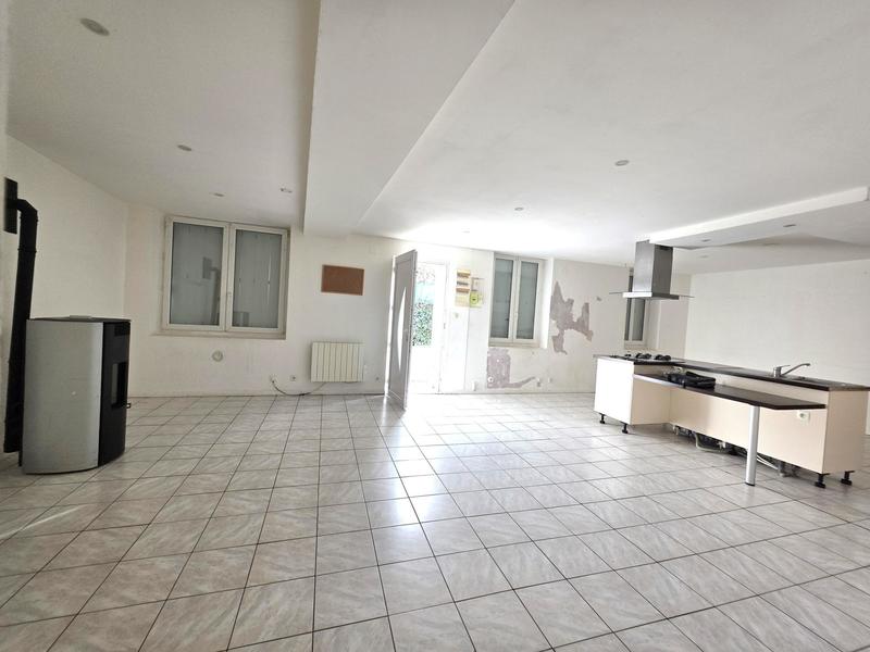 Maison - 215 m² - 10 pièces