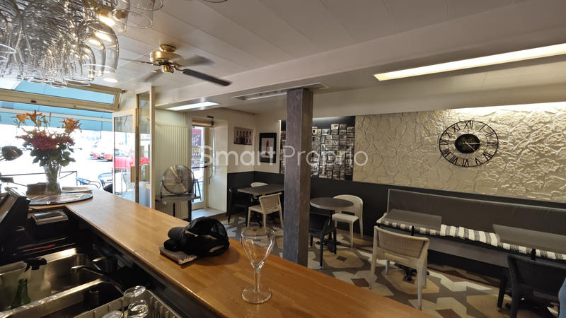 Local commercial - 313 m²