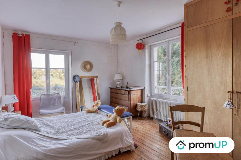 Maison - 270 m² - 10 pièces