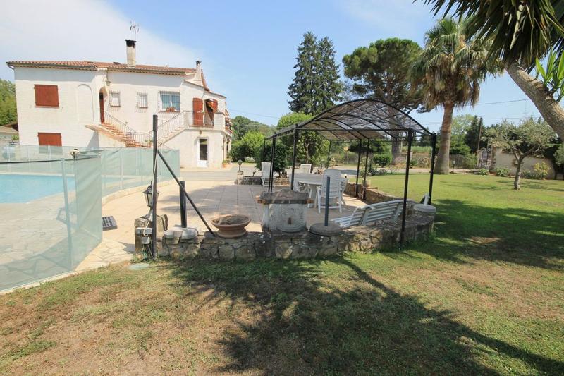 Maison - 196 m² - 6 pièces