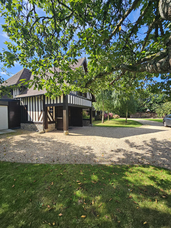 Maison - 260 m² - 8 pièces