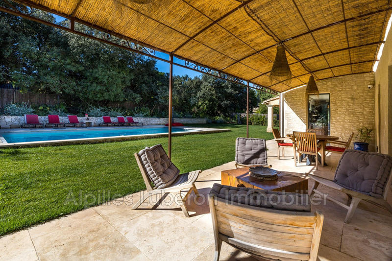 Propriété - 250 m² - 7 pièces