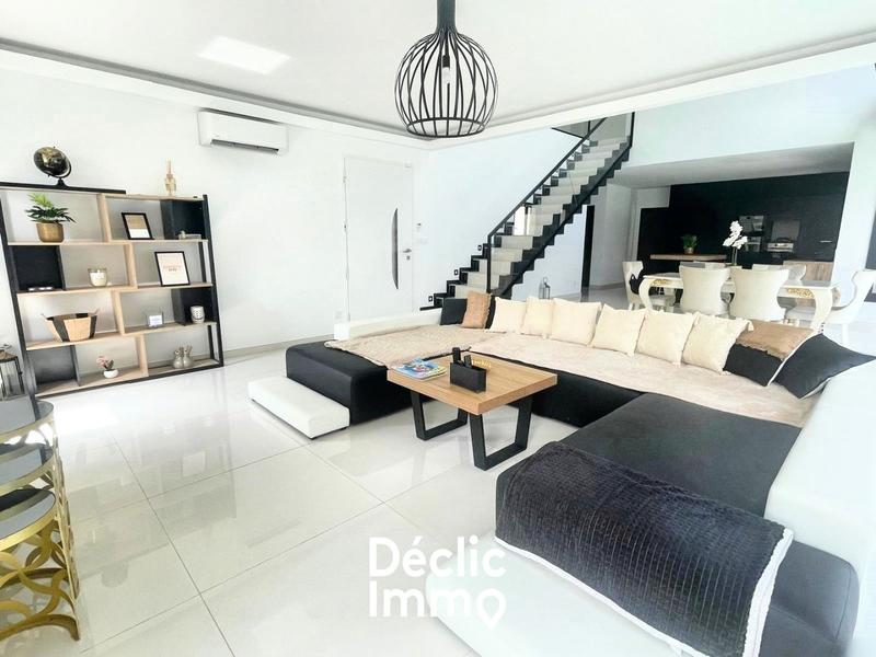 Maison - 195 m² - 5 pièces