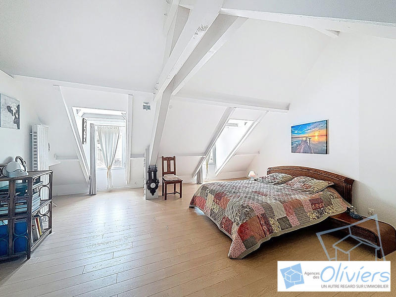 Maison - 312 m² - 11 pièces