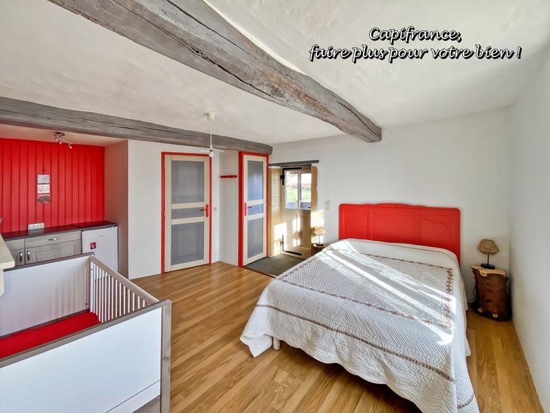 Maison - 244 m² - 10 pièces