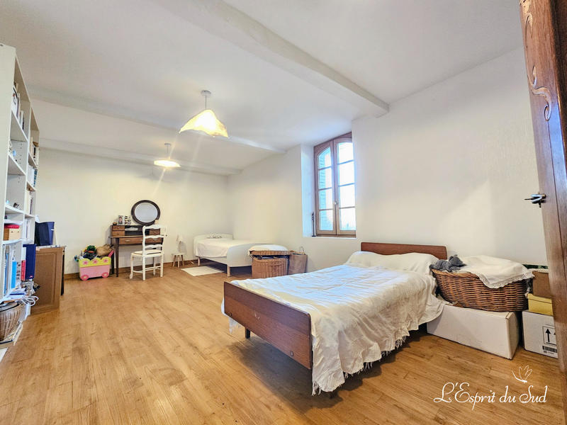 Maison - 184 m² - 8 pièces