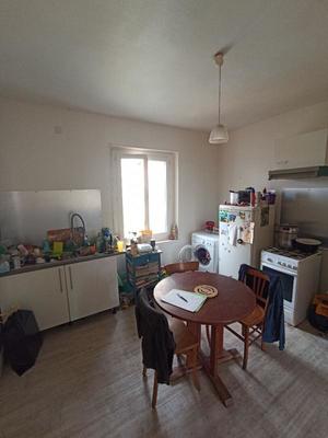 Maison - 80 m² - 6 pièces