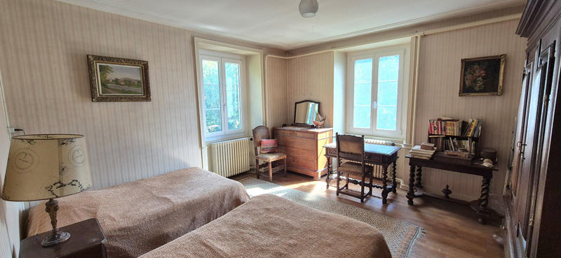 Maison - 222 m² - 9 pièces