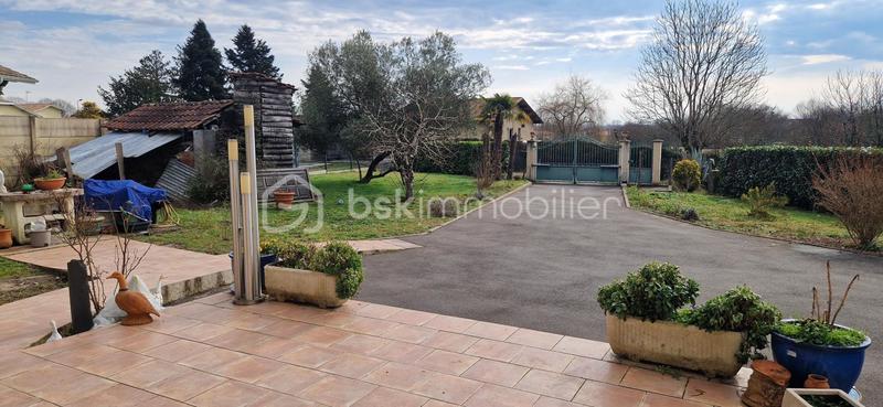 Maison - 200 m² - 8 pièces