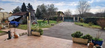 Maison - 200 m² - 8 pièces