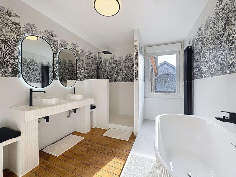 Maison - 135 m² - 6 pièces