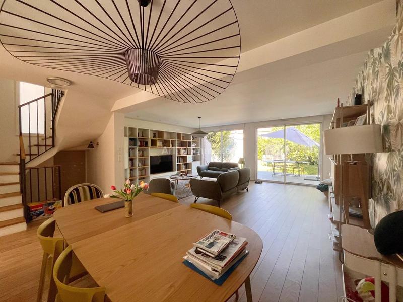 Maison - 170 m² - 7 pièces