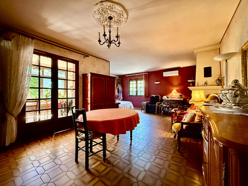 Maison - 156 m² - 8 pièces