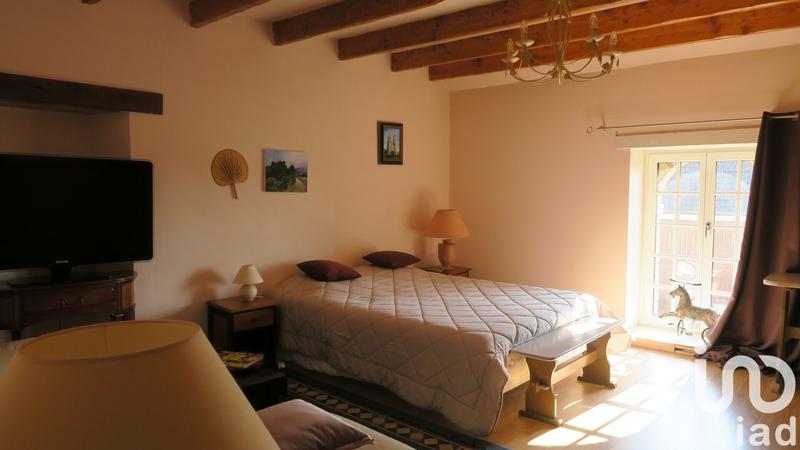 Maison - 250 m² - 8 pièces