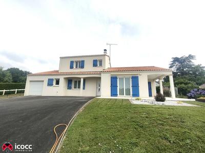 Maison - 142 m² - 8 pièces