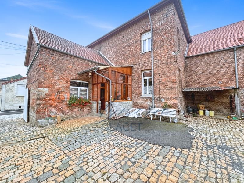 Maison - 234 m² - 7 pièces