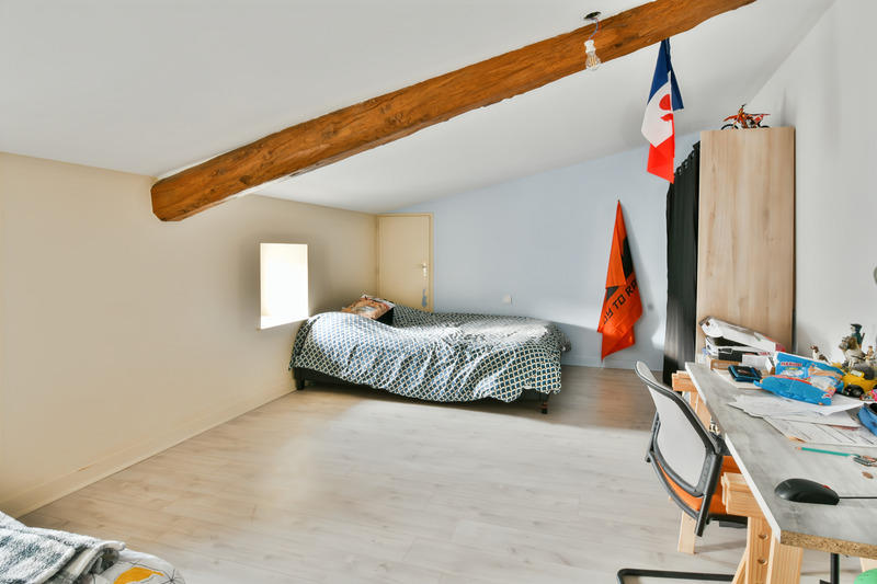 Maison - 244 m² - 8 pièces