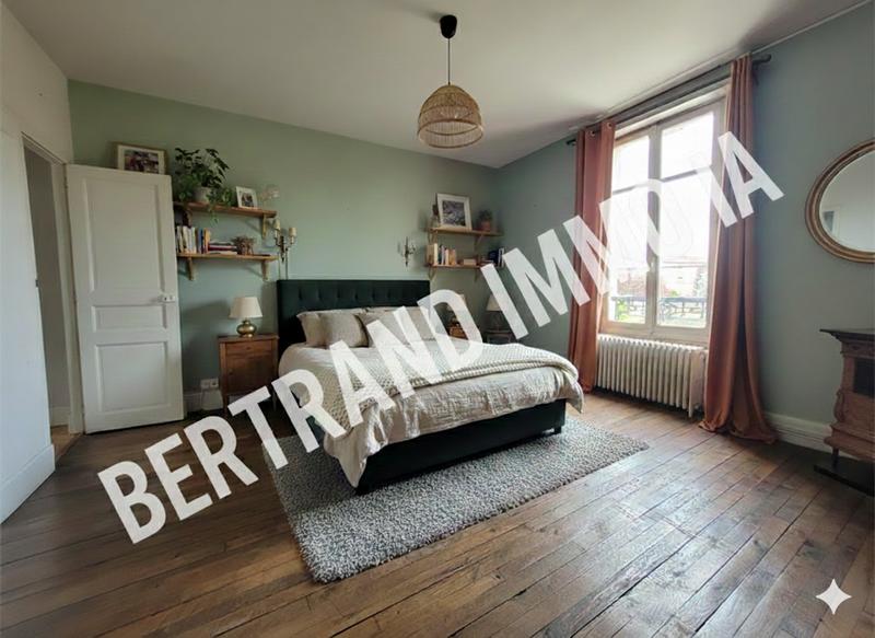 Maison - 228 m² - 11 pièces