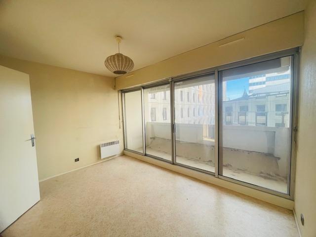 Appartement ancien - 86 m² - 5 pièces