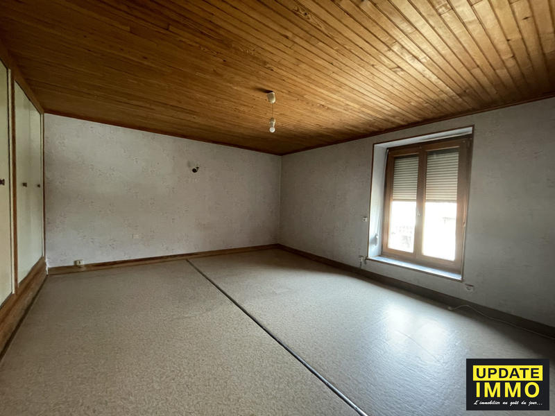 Maison - 99 m² - 7 pièces