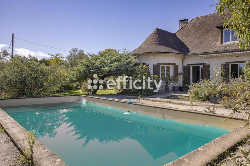 Demeure - 210 m² - 6 pièces