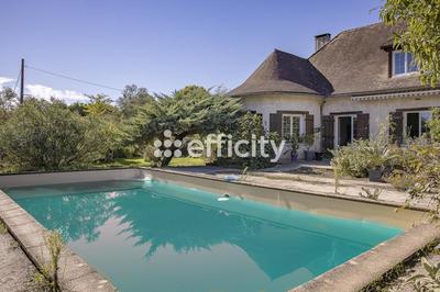 Demeure - 210 m² - 6 pièces