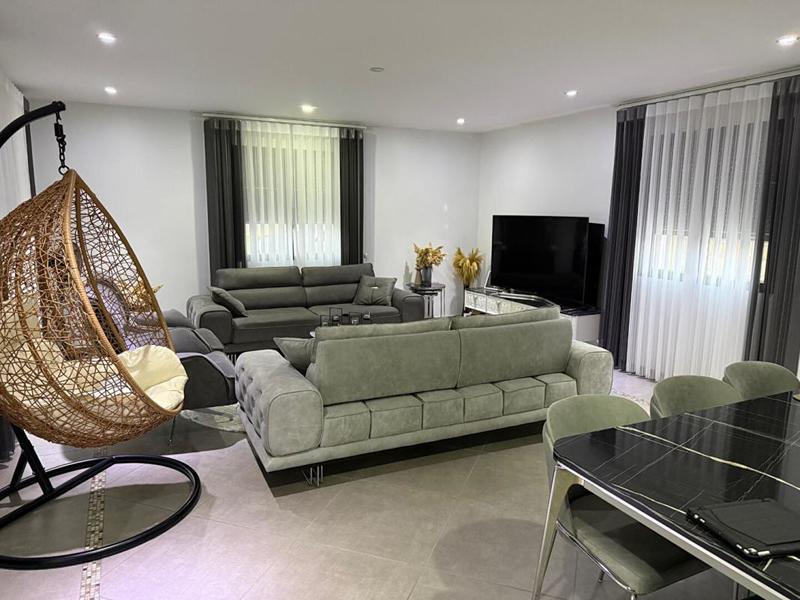 Maison - 150 m² - 7 pièces