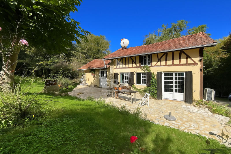 Maison - 95 m² - 5 pièces