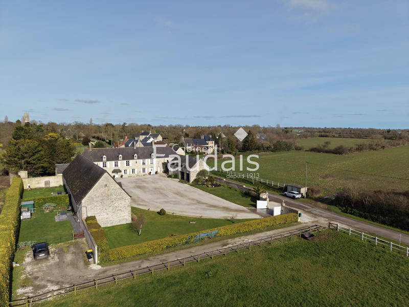 Propriété - 300 m² - 25 pièces