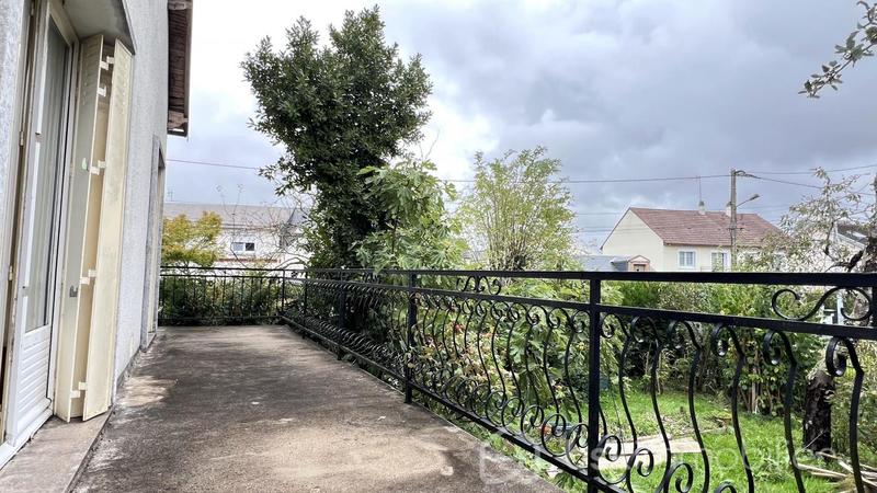 Maison traditionnelle - 142 m² - 6 pièces