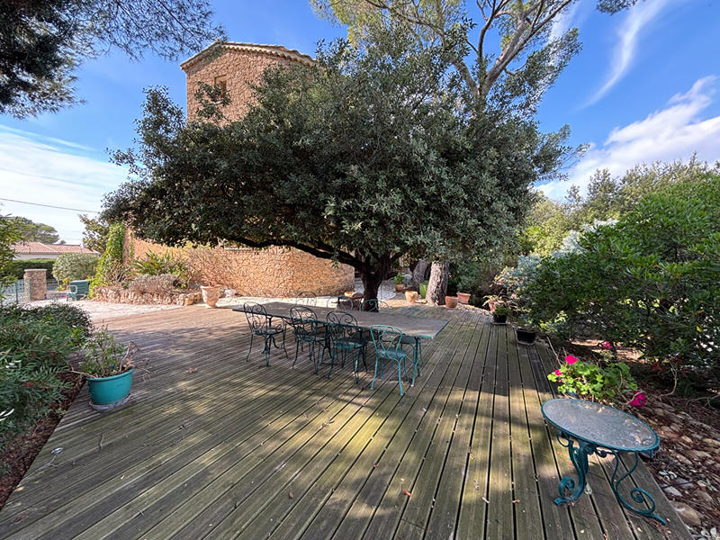 Maison - 300 m² - 10 pièces