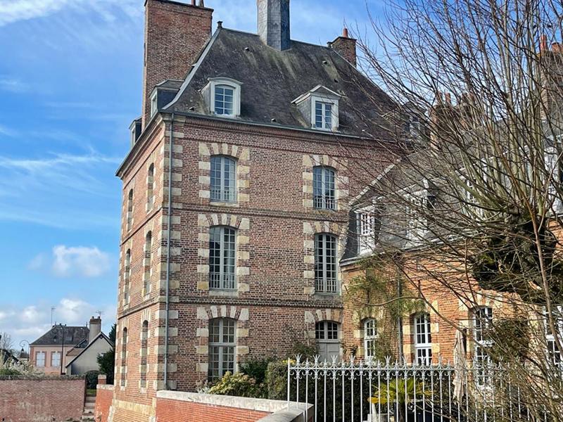 Appartement - 98 m² - 4 pièces