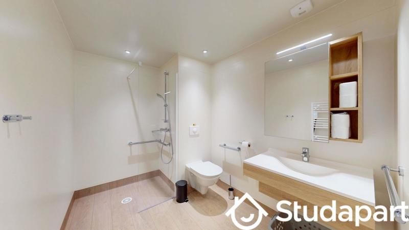 Chambre - 60 m² - 1 pièce