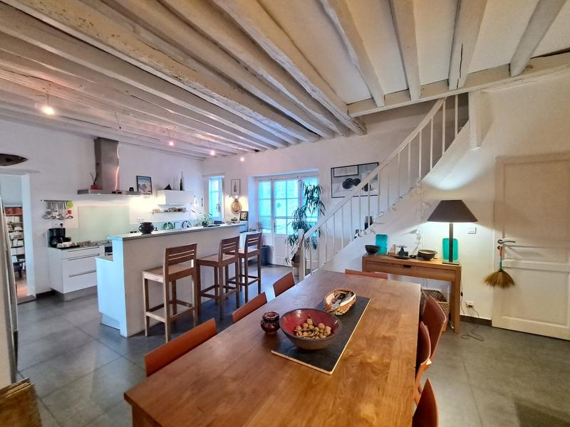 Maison - 245 m² - 9 pièces