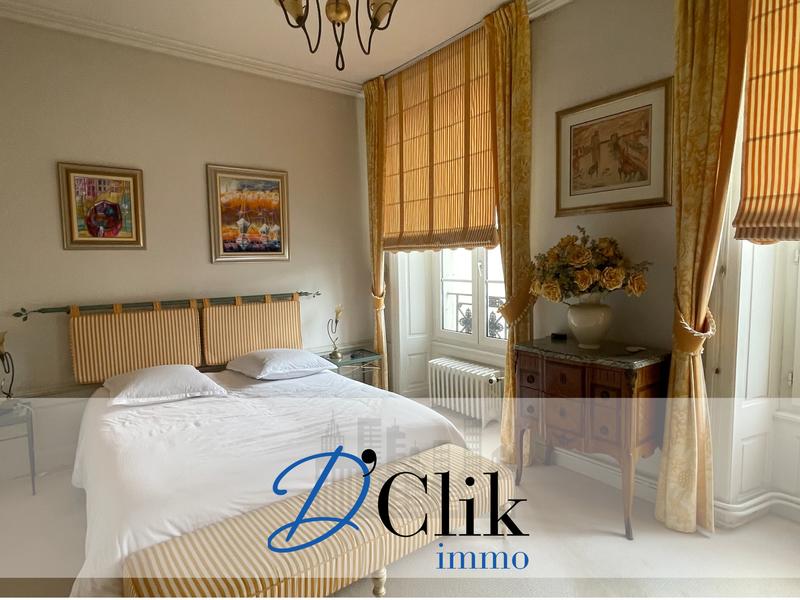 Maison - 400 m² - 14 pièces