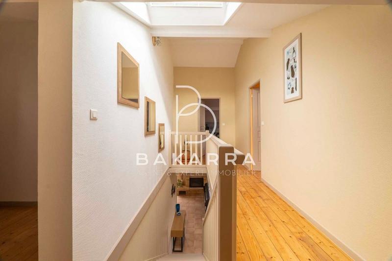 Maison - 184 m² - 6 pièces