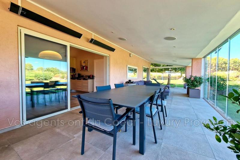 Maison - 215 m² - 6 pièces