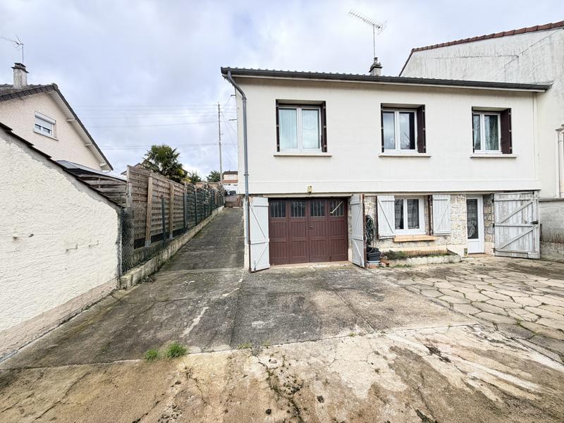 Maison traditionnelle - 91 m² - 4 pièces