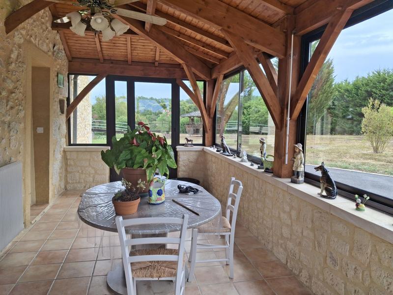 Maison traditionnelle - 241 m² - 7 pièces