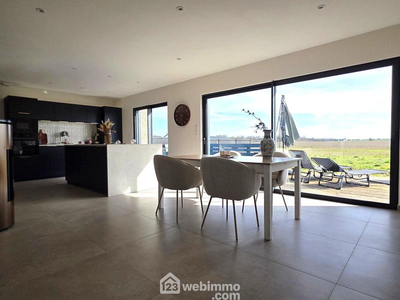 Maison - 95 m² - 4 pièces