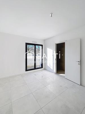 Maison - 210 m² - 16 pièces