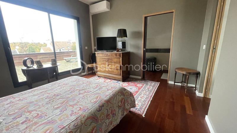 Maison d'architecte - 317 m² - 7 pièces