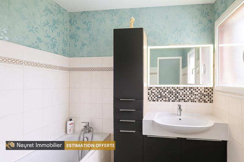 Maison - 137 m² - 7 pièces