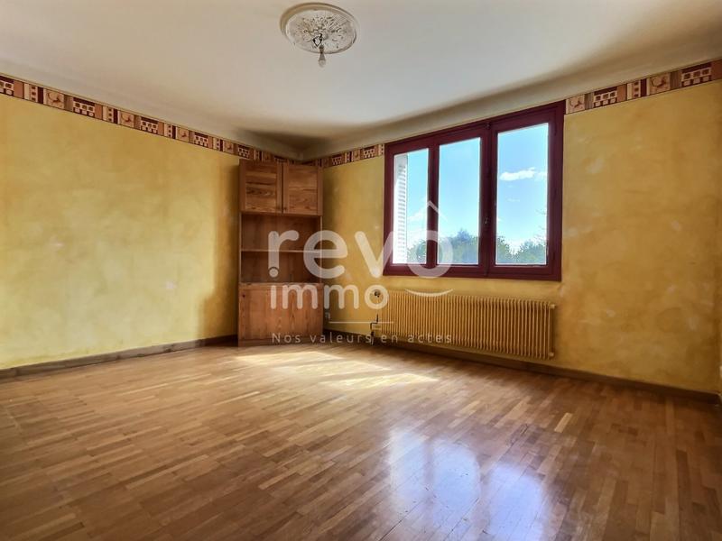 Maison - 223 m² - 8 pièces