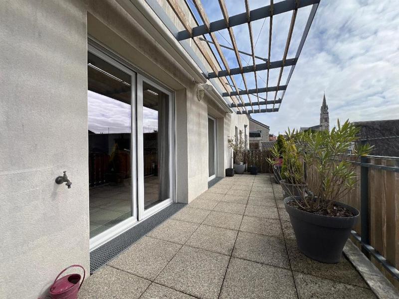 Appartement - 90 m² - 3 pièces