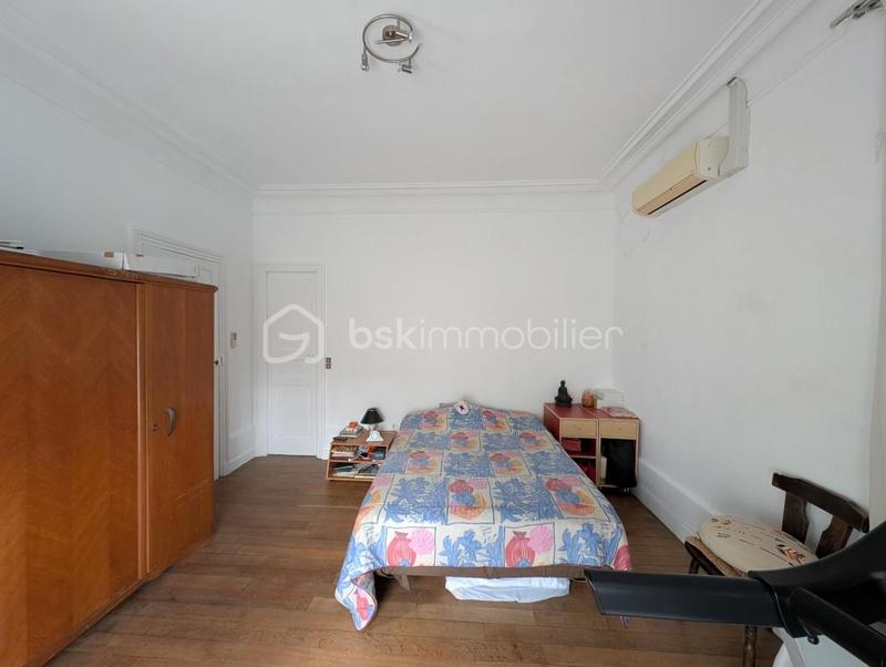 Demeure - 267 m² - 11 pièces