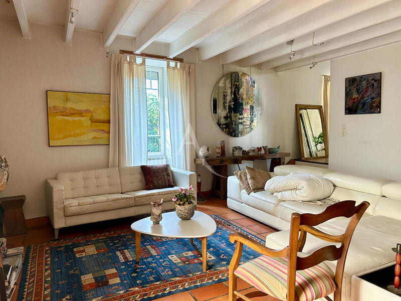 Maison - 229 m² - 9 pièces